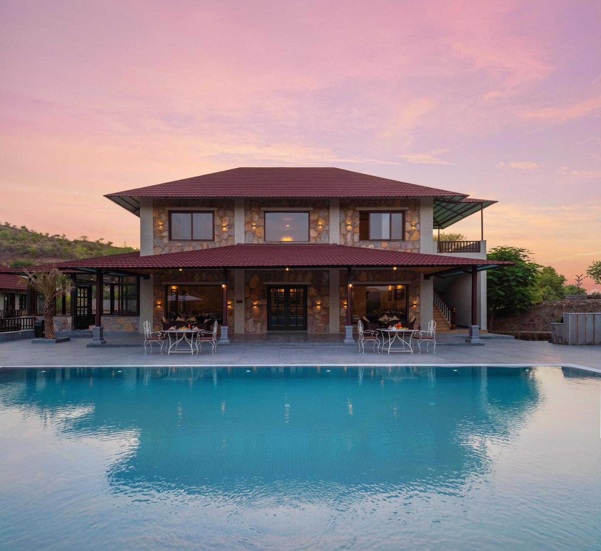Sarasiruham Resort - Private Pool Villa In ウダイプル エクステリア 写真