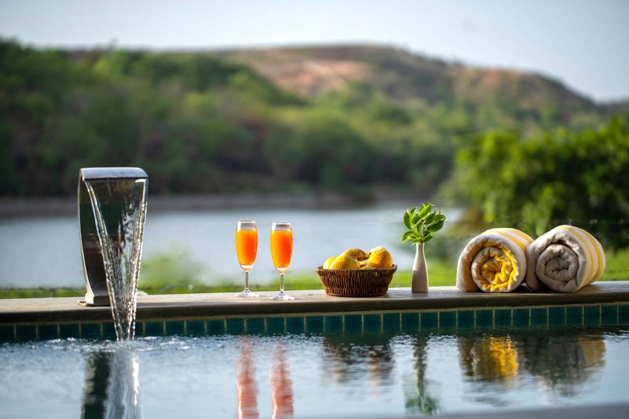Sarasiruham Resort - Private Pool Villa In ウダイプル エクステリア 写真
