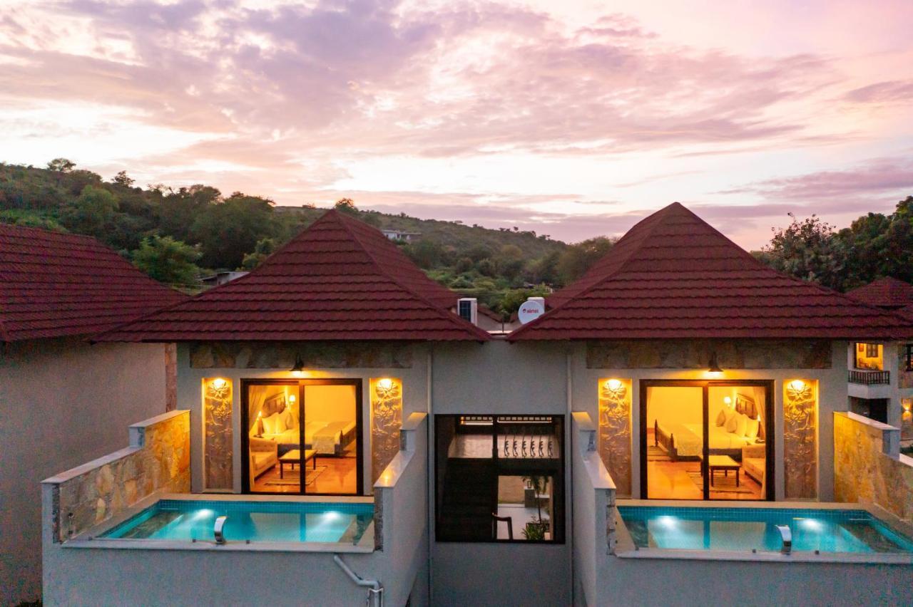 Sarasiruham Resort - Private Pool Villa In ウダイプル エクステリア 写真