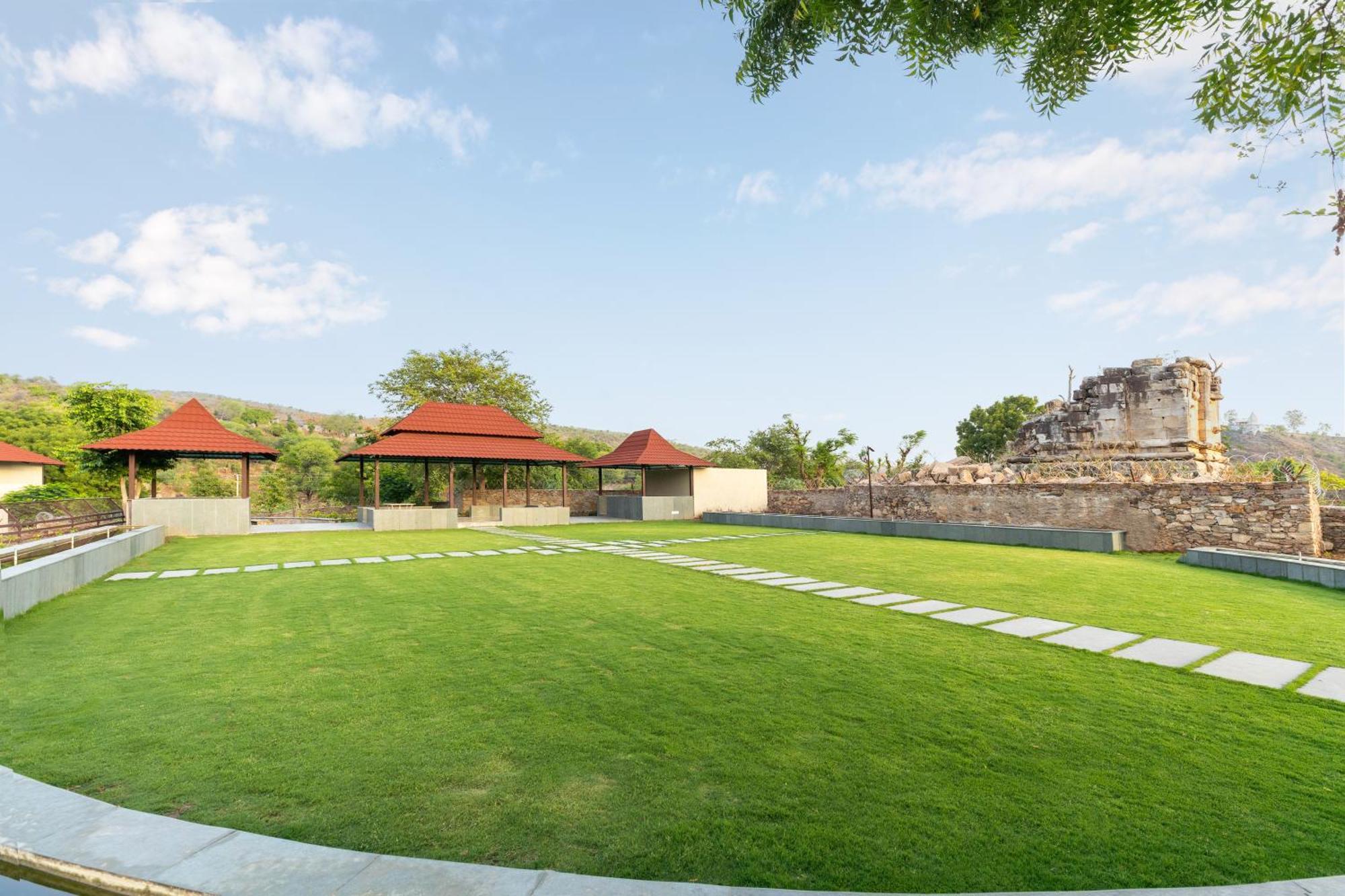 Sarasiruham Resort - Private Pool Villa In ウダイプル エクステリア 写真