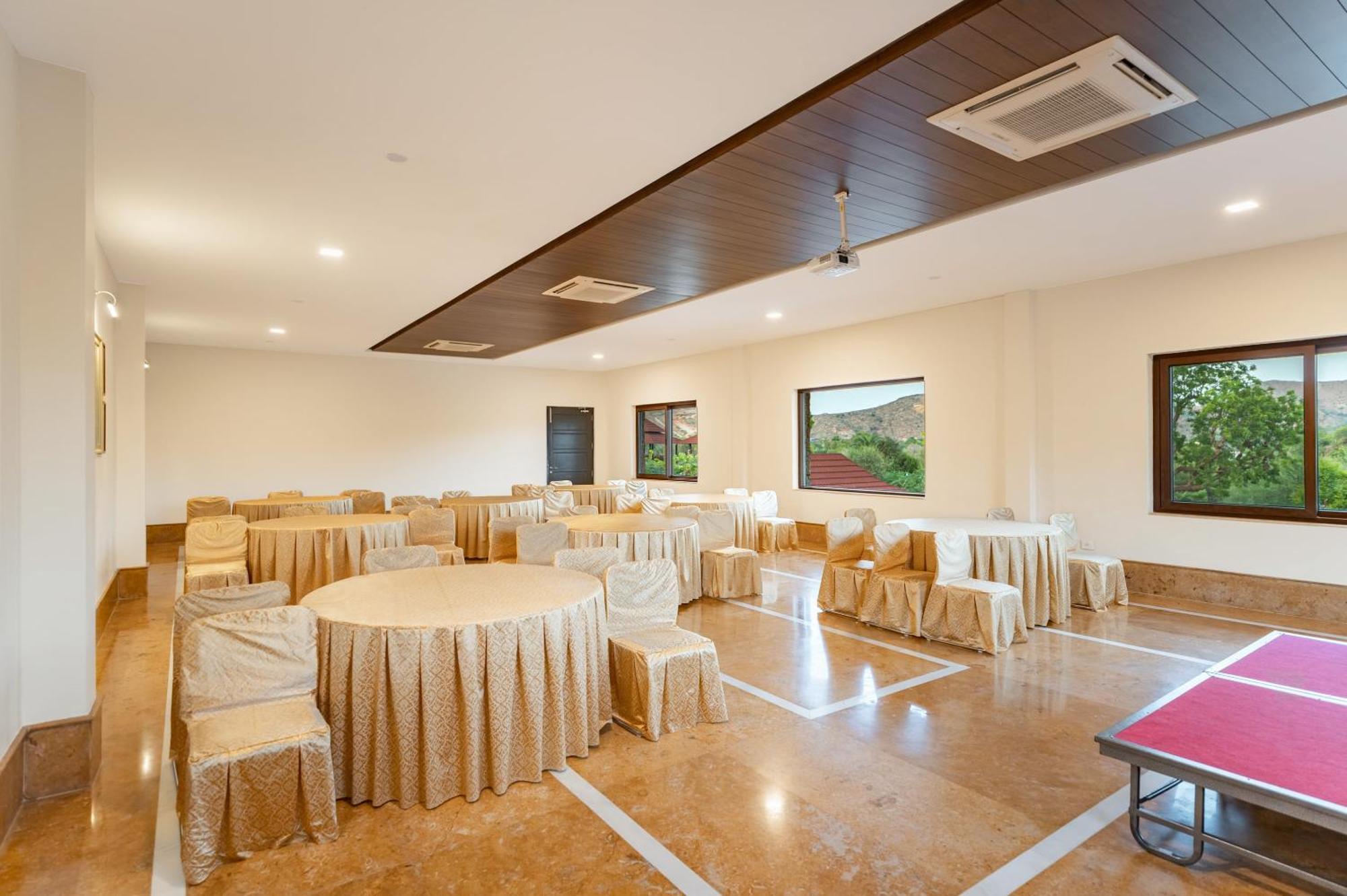 Sarasiruham Resort - Private Pool Villa In ウダイプル エクステリア 写真